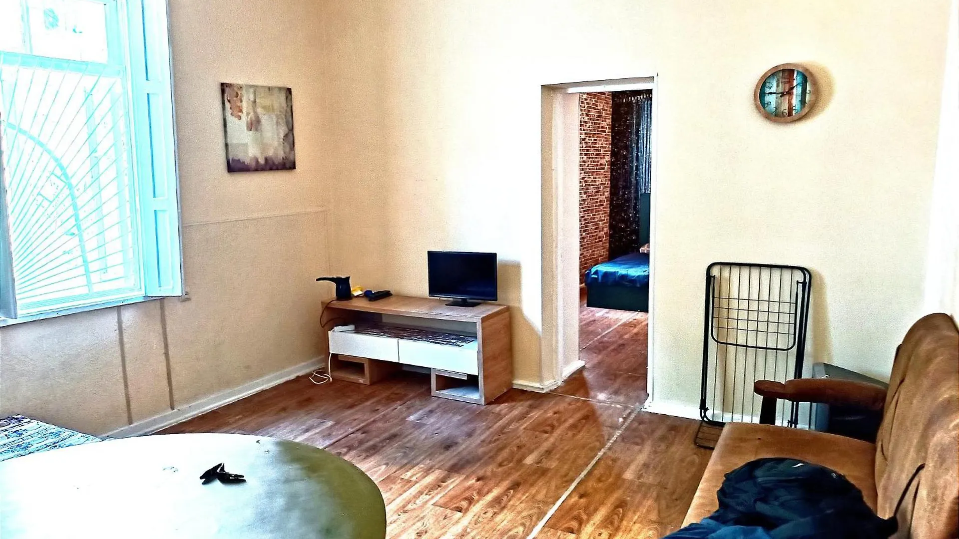 Welcome To The Holiday Home In באטומי 0*,